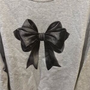 Women's Light Gray CrewNeck with Black Bow Design - Jerzees Size Large NWOT